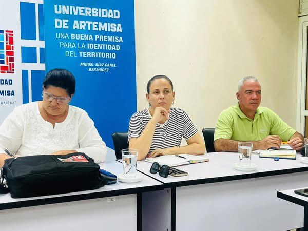 UnivArtemisa's tweet photo. En la tarde de este martes, se llevó a cabo la reunión del Comité del @PartidoPCC en la @UnivArtemisa, donde contamos con la presencia de @GladysArtemisa además de los miembros del comité, los Secretarios Generales de los núcleos y el Comité UJC de la institución. https://t.co/QHFHy3fbFR