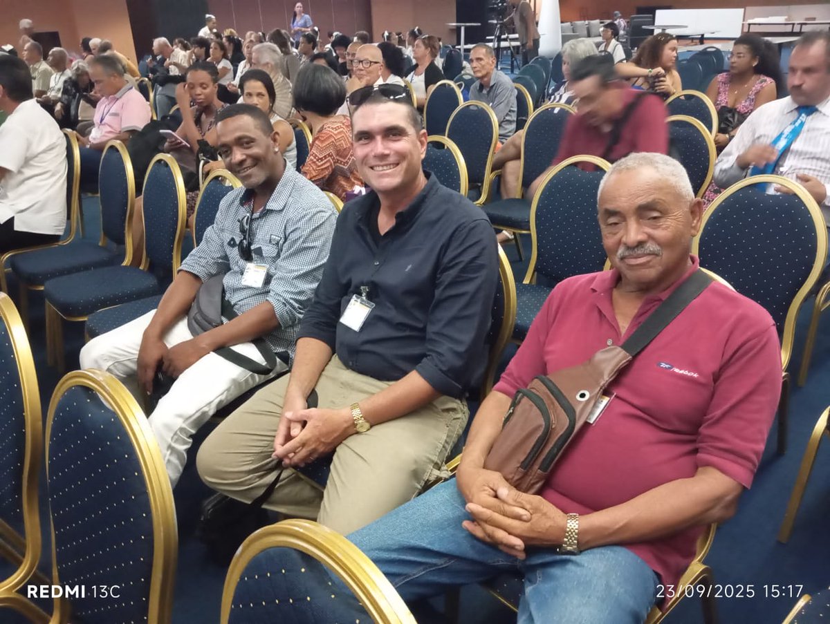 En la XI Convención de Agrimensura nuestros experimentados topógrafos representan la EIPP y la industria petrolera Cubana.
¡Les deseamos éxitos en cada jornada!
Sus aportes siempre serán muy útiles para Cupet y para nuestro país🇨🇺🇨🇺
#Topografía 
#PetrolerosPorCuba 
#EIPP