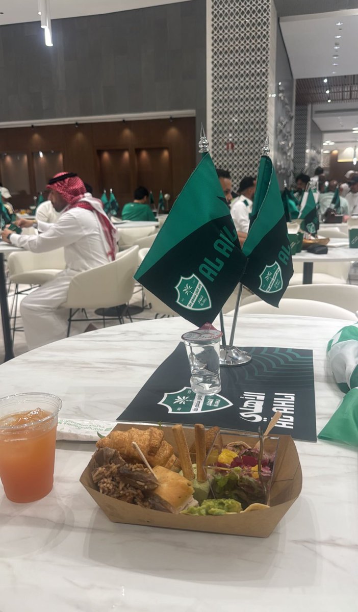 ياسـر tweet media