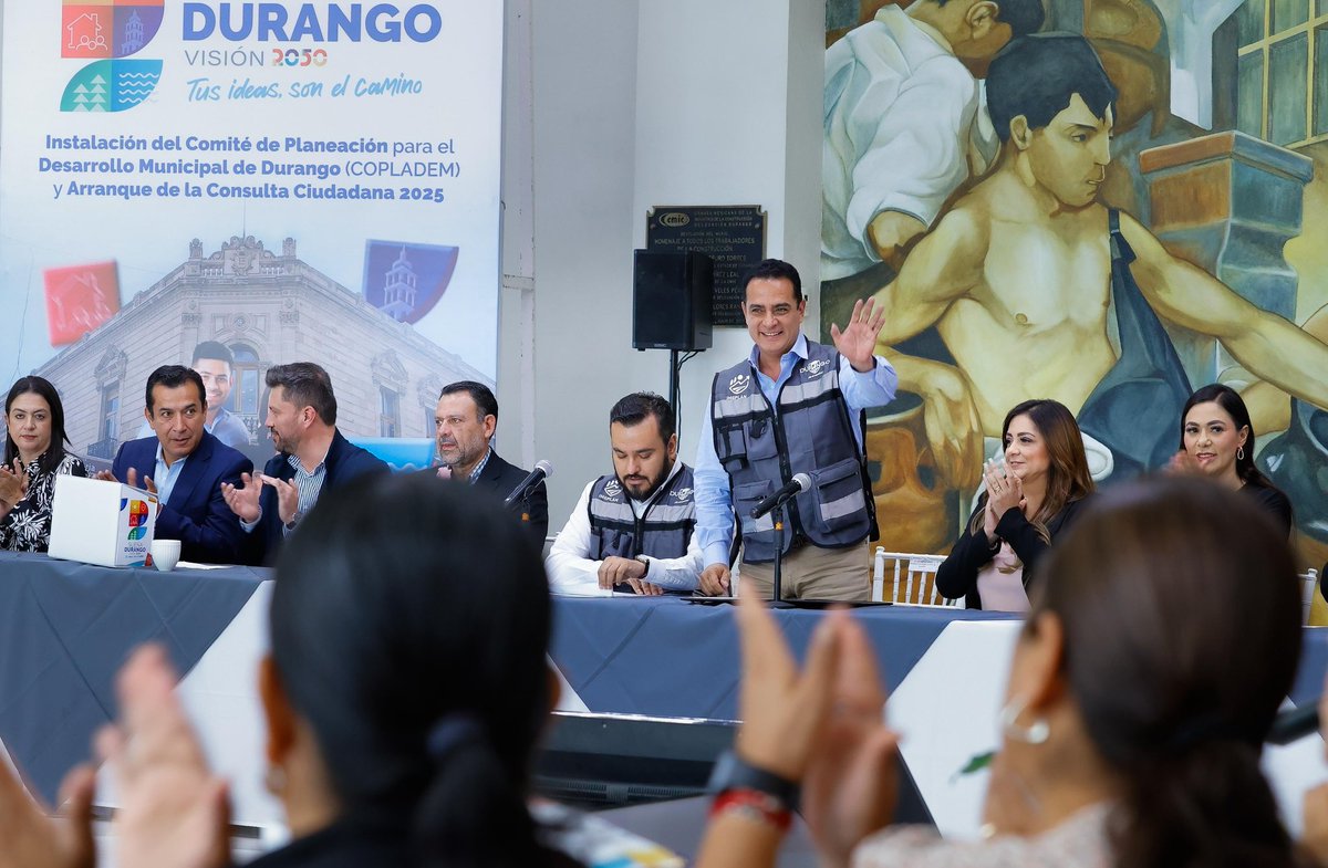¡Con tus ideas #DurangoEsElCamino! 🏡 

Instalado el #COPLADEM, un equipo plural donde está bien representada la gran familia, para seguir construyendo en unidad el Durango que soñamos. 

¡Mañana comienza la Consulta Ciudadana 2025 y en casa estamos listos para escucharte!