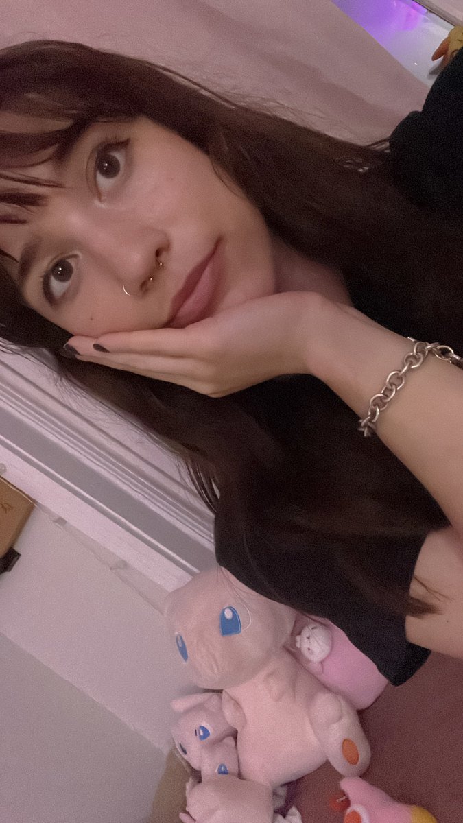xdelphi__'s tweet image. i was crashing out yesterday so got my septum pierced and now i feel better