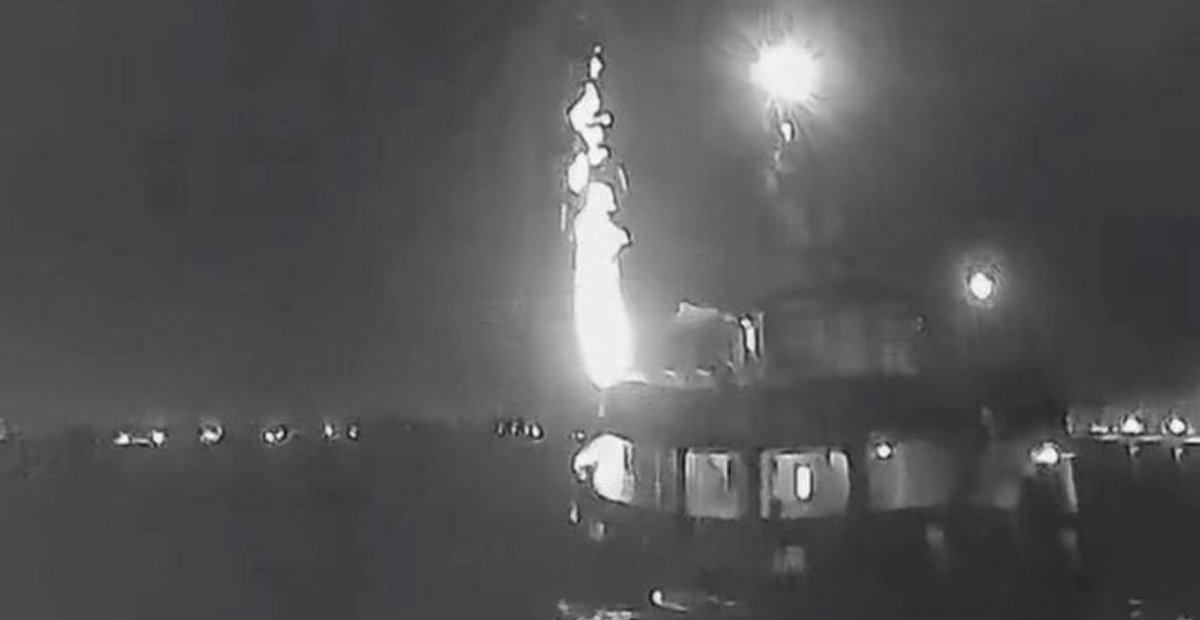 Sulaimanahmed's tweet photo. BREAKING: SUMUD FLOTILLA UNDER ATTACK AND HIT 9 TIMES

✅ 9 bombs dropped near their boats within 1 hour
✅ 4 vessels hit
✅ 3 sulphur devices landed on board.
✅ Some vessels are damaged
✅ No serious injuries https://t.co/vJ88plGMgV