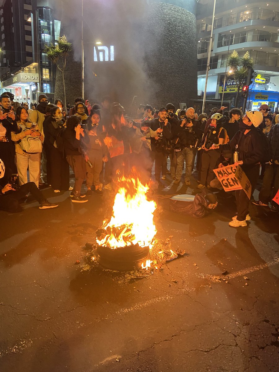 🔴 NI DECRETOS NI DICTADURAS! 
#ParoNacionalEcuador 
#ParoNacional2025