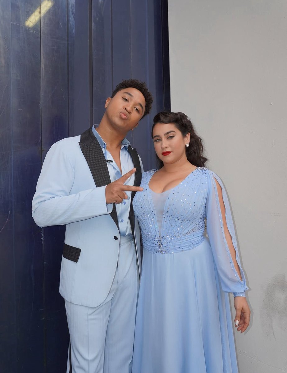 portallaurenbra's tweet image. Nossos campeões! Look da Lauren e do Brandon para a segunda noite do Dancing With The Stars.