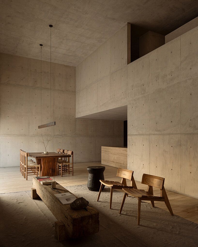 casa tao: HW studio frames calm courtyards through minimalist concrete interiors ☁️ designboom.com/architecture/c…