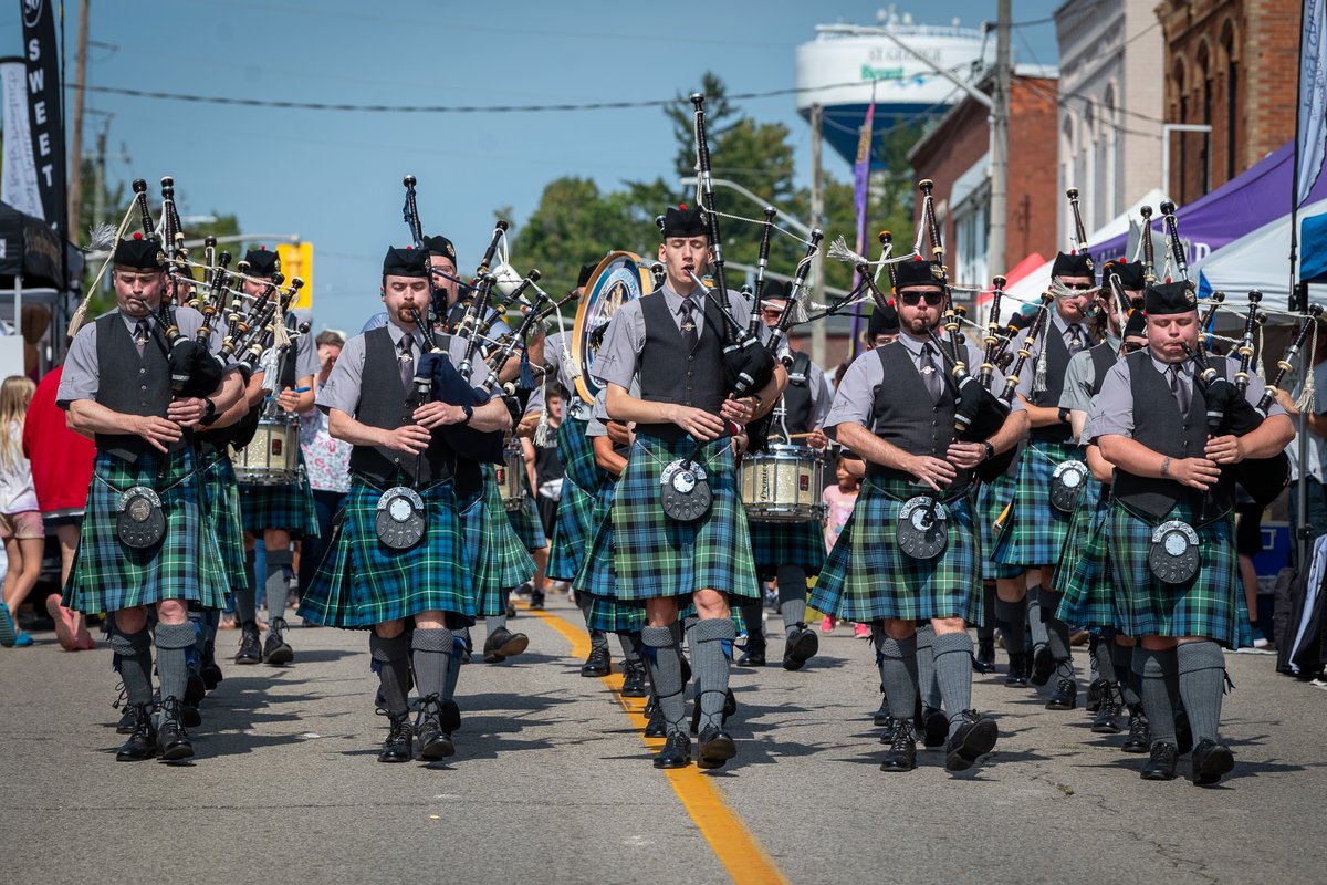 Apple Fest draws record crowds to St. George. For full coverage of the event, go to brantbeacon.ca/apple-fest-dra…