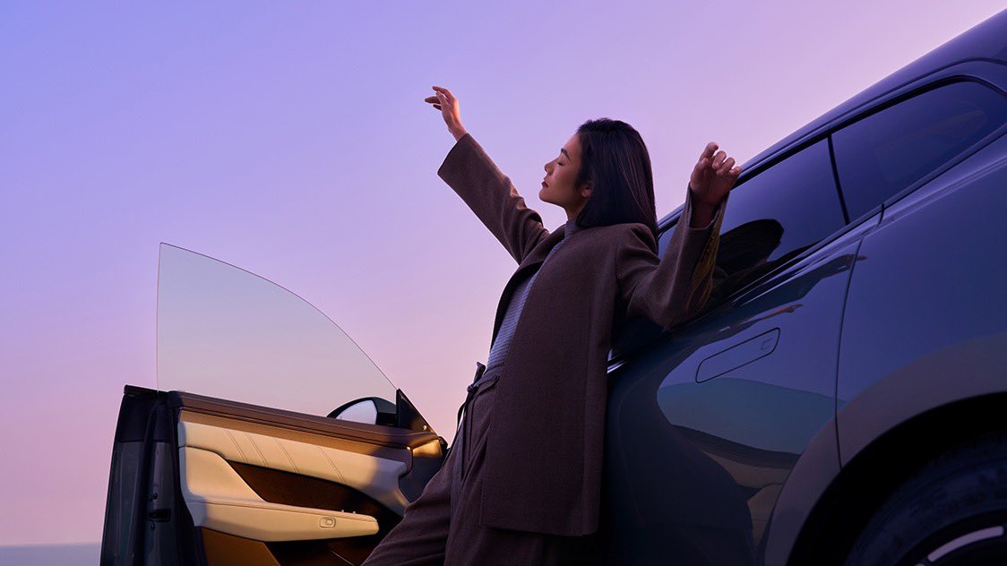 linconbravos's tweet photo. Where elegance meets the future, this sleek design propels us into a new era of innovation and style. https://t.co/e8MjMN9wsJ