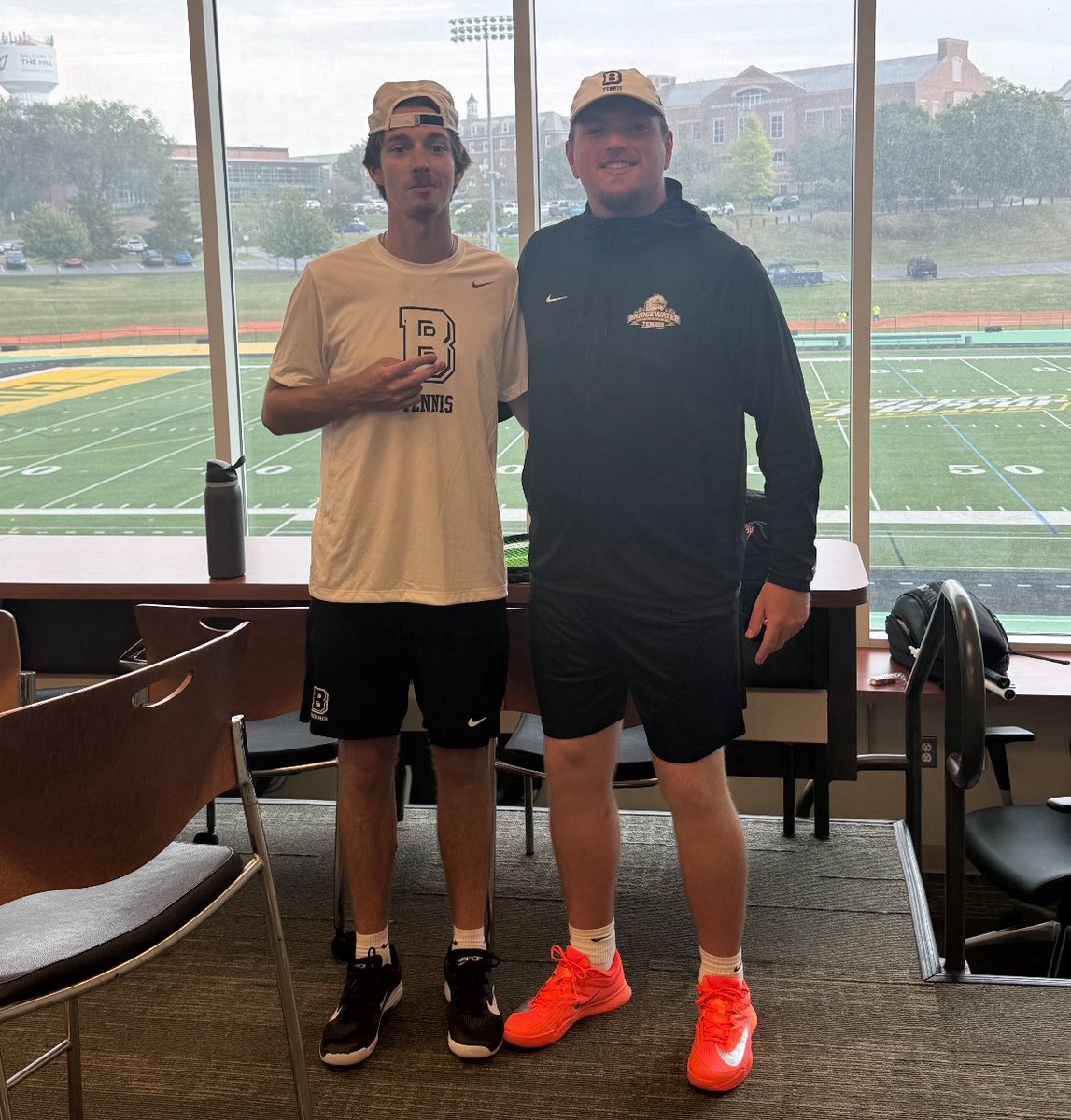 boystenniscoach's tweet image. I’m proud of my former 🎾 players, whether they play in college or not.

But it’s really neat that 2 former AHS 🎾 guys, Coree Nicely and Eli Entsminger, are playing at the next level at Bridgewater.

Congrats to Eli for his win in doubles today against McDaniel!