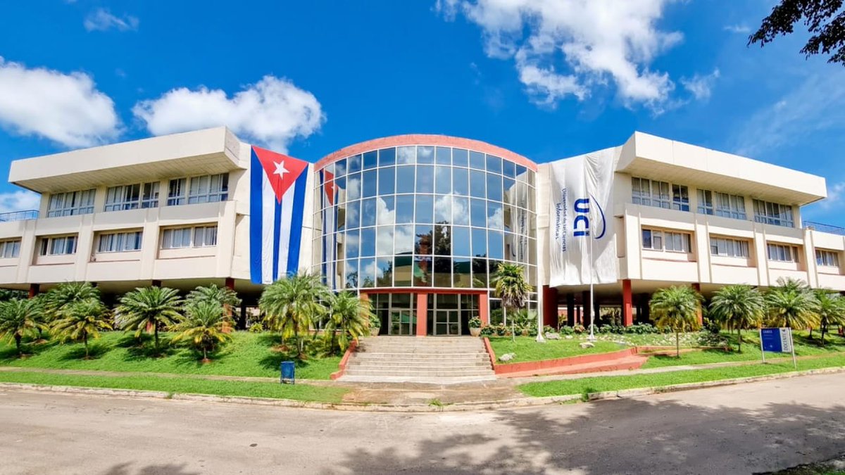 Se cumplen hoy 23 años del primer curso de la <a href="/universidad_uci/">Universidad de las Ciencias Informáticas</a>, fundada por Fidel como semilla de soberanía tecnológica y juventud comprometida. Hoy, celebramos su legado y felicitamos a estudiantes y trabajadores que lo honran con talento y amor por #Cuba.  #100AñosConFidel🇨🇺