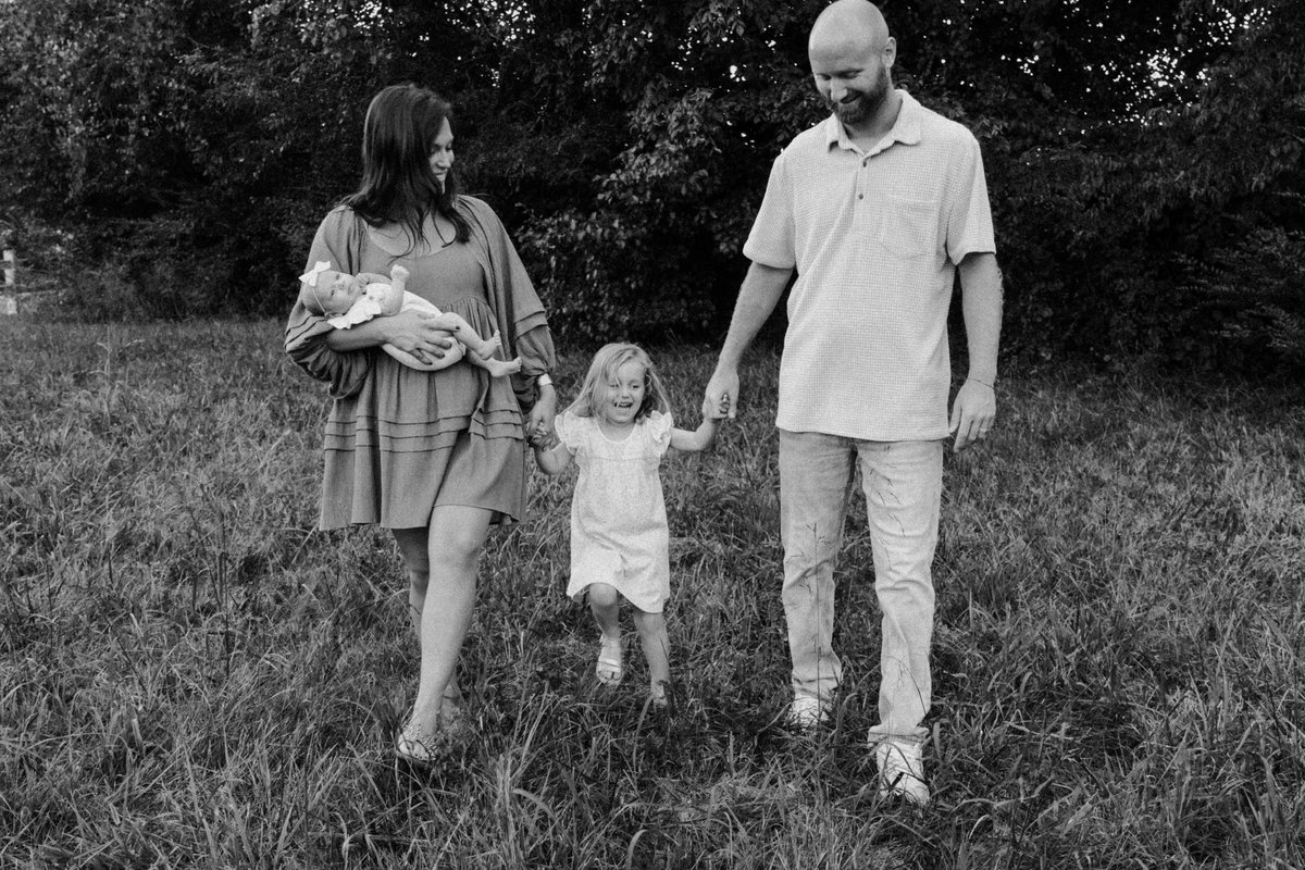 Hannah Mathis Belew tweet media