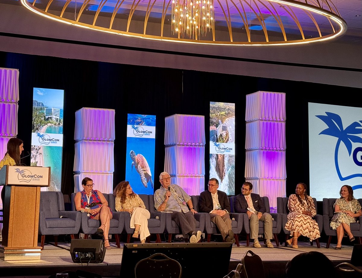 The Podocytopathies Panel heating up 🔥
#GlomConHawaii 
<a href="/fervenzafernan1/">fernando fervenza</a> <a href="/GlassockJ/">Richard J. Glassock</a> <a href="/AlJurdi/">Ayman Al Jurdi, MD FASN</a> <a href="/Dr_KeishaGibson/">Keisha Gibson</a> <a href="/rheault_m/">Michelle Rheault</a> <a href="/AstridWeins/">Astrid Weins</a> <a href="/d_r_waguespack/">Dia Waguespack</a>
