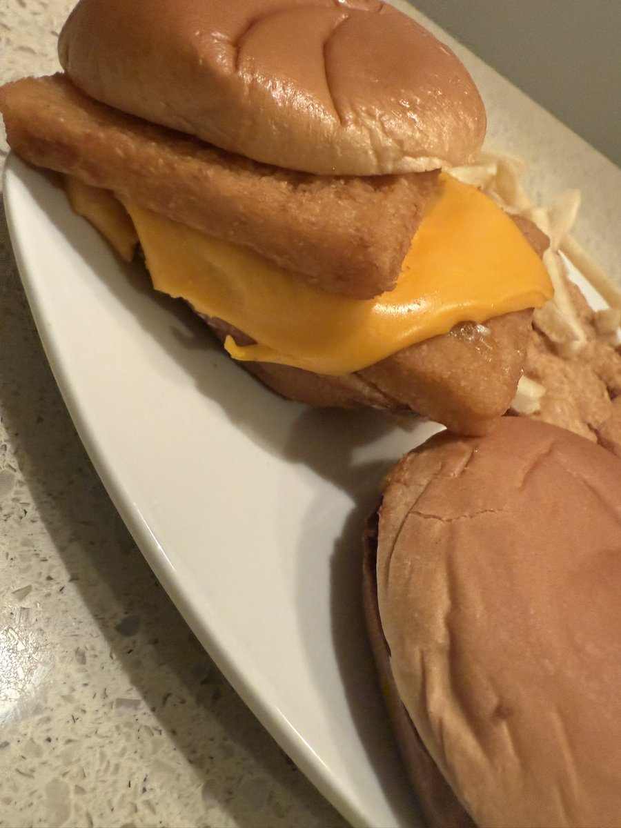 NickJelly's tweet photo. When you order the regular but by mistake they give you a double fisherr https://t.co/xSIsfbqWVT