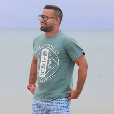 ¡Atención! Esto no es un Fake ni una campaña de descredito. El se llama Raúl Cabello, miembro del PSUV. Él junto a un "comunicador del chavismo", son los mayores distribuidores de drogas en los locales nocturnos en Venezuela. "El mismo, dice estar apadrinado por Granko Arteaga".