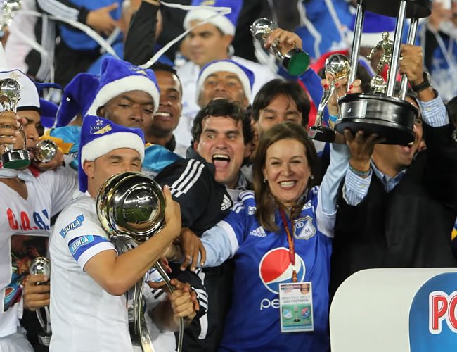 Es muy normal que el fútbol tenga relaciones con la política. Pasa con Real Madrid, con Milán y hasta con Real Cartagena

Lástima que Millonarios no las use para arreglar el tema del terreno de la sede, por ejemplo.

📸: <a href="/MundoMillos/">Mundo MILLOS</a>