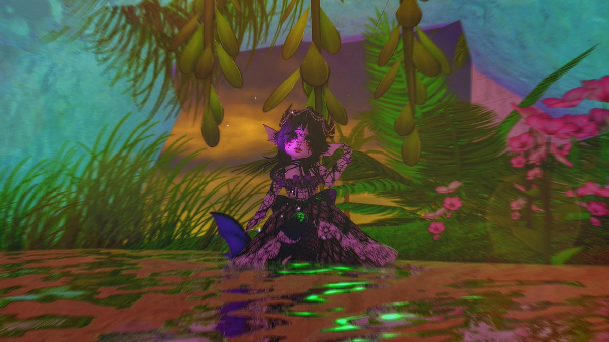 "Hanging moon in fog
Mists will lead where you belong"

#royalehigh #RHTC #ROBLOX