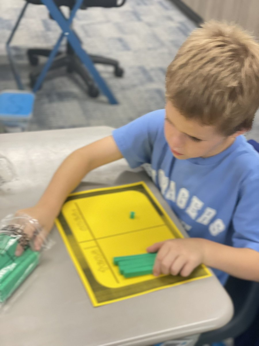 marnellandrea29's tweet image. Today we practiced making two-digit numbers on our place value charts. @VV_Voyagers #fabulousfirsties #placevalue #welovemath