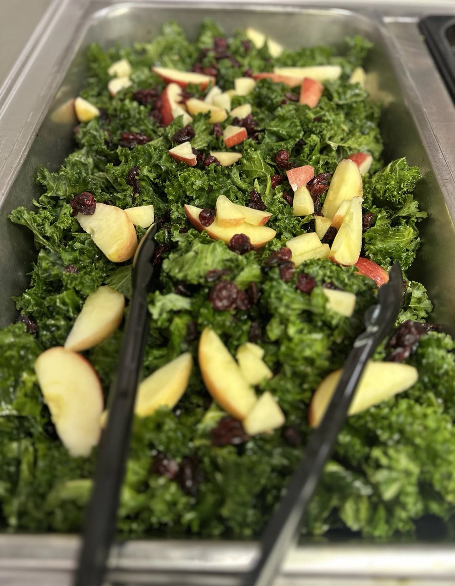 🥗 Fresh &amp; Healthy! 🍏 Our Kale &amp; Apple Salad is now served at school—crisp kale, sweet apples, and a delicious dressing for a tasty, nutritious boost! 💚