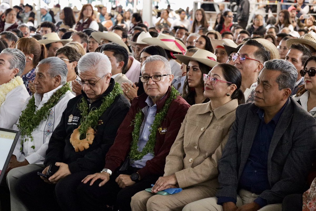 SecOscarFlores's tweet photo. #DelfinaInforme | Gobierno de Territorio

La Mtra. @delfinagomeza ha recorrido cada uno de los 125 municipios para conocer su situación y destinar los recursos necesarios para que las y los mexiquenses vivan con bienestar. https://t.co/0MwS5yCnTj