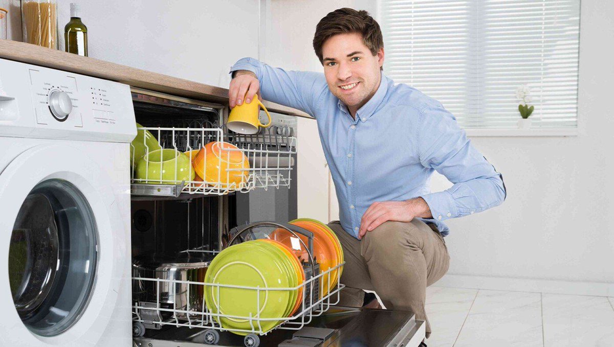 Dad Empties Dishwasher So He Has An Excuse To Watch 19 Hours Of Football This Weekend buff.ly/aIn3pOn