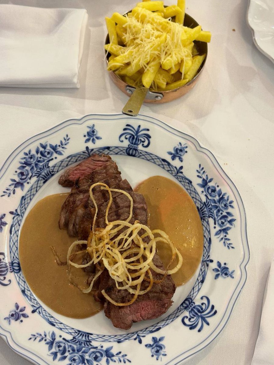 Steak &amp; fries kind of day! 🥩🍟🔥 Craving satisfied!
#dinnergoals #yumyum #MeatLover #FoodieVibes