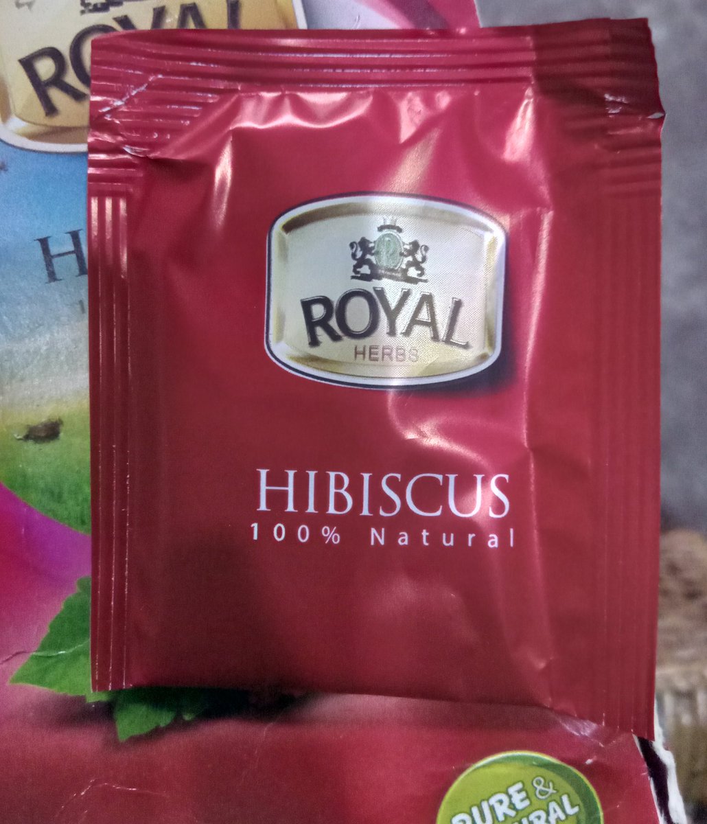 මම බොන වද මල් තේ එක.. මේක තද රතු පාටයි.. ටිකක් ඇඹුල්. 😬