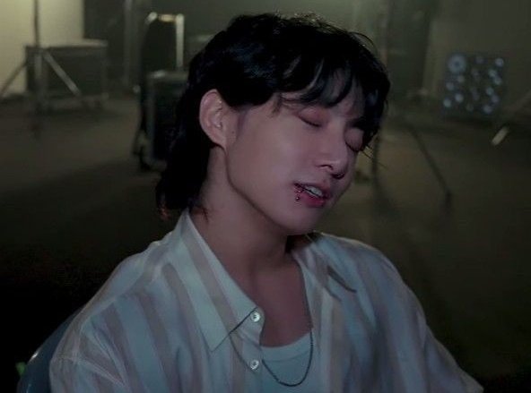 M00NPjm's tweet photo. #jikookau 🥵 POPULAR
Quando Jimin põe seus braços ao redor de Jungkook, ele sente uma febre tão forte que é difícil de aguentar. https://t.co/3FCnSLMTdJ