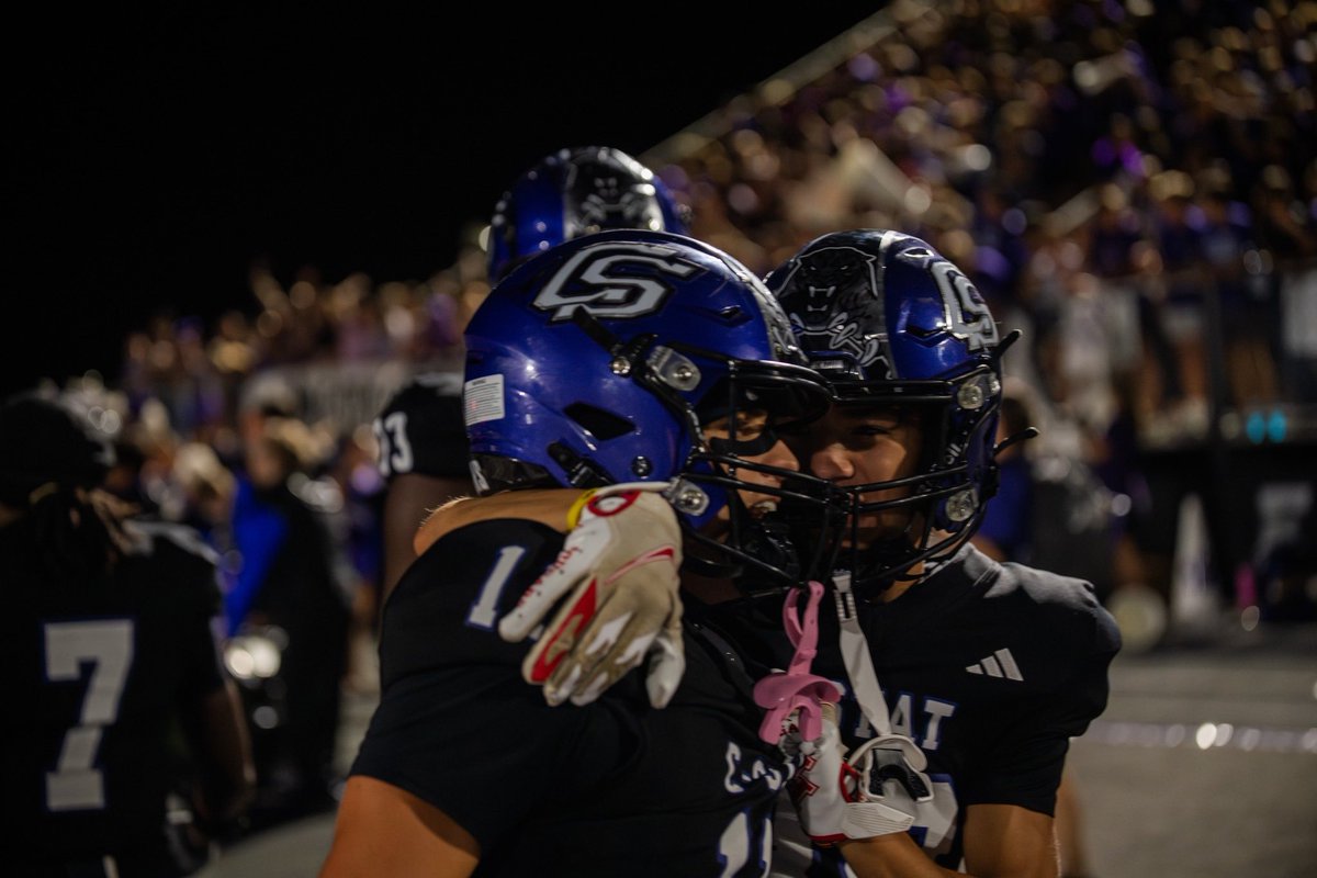 hsherman02's tweet photo. Wins & losses fade overtime. It’s the moments in between the x’s and o’s where true character forms and life lessons emerge.
Show up for your brothers.
Be a good human.
Stand tall & firm in face of adversity.
Lead with your heart. Always.
I see you, 80. #pfob #cougarpride https://t.co/rrMl1sHxw3