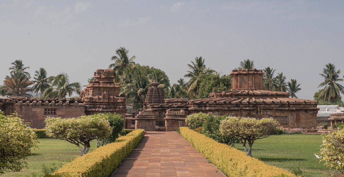 Mallory77756393's tweet image. Unearthed a 90s website with blinking GIFs &amp;amp; neon fonts!��Digital archaeology vibes—diving into the web&apos;s past is like time travel.��️��#DigitalArchaeology #InternetHistory #RetroWeb