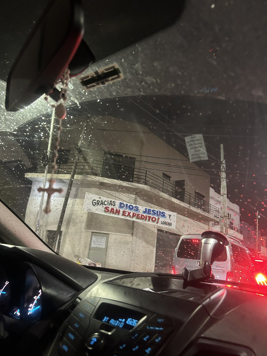 chicho🦇 tweet media