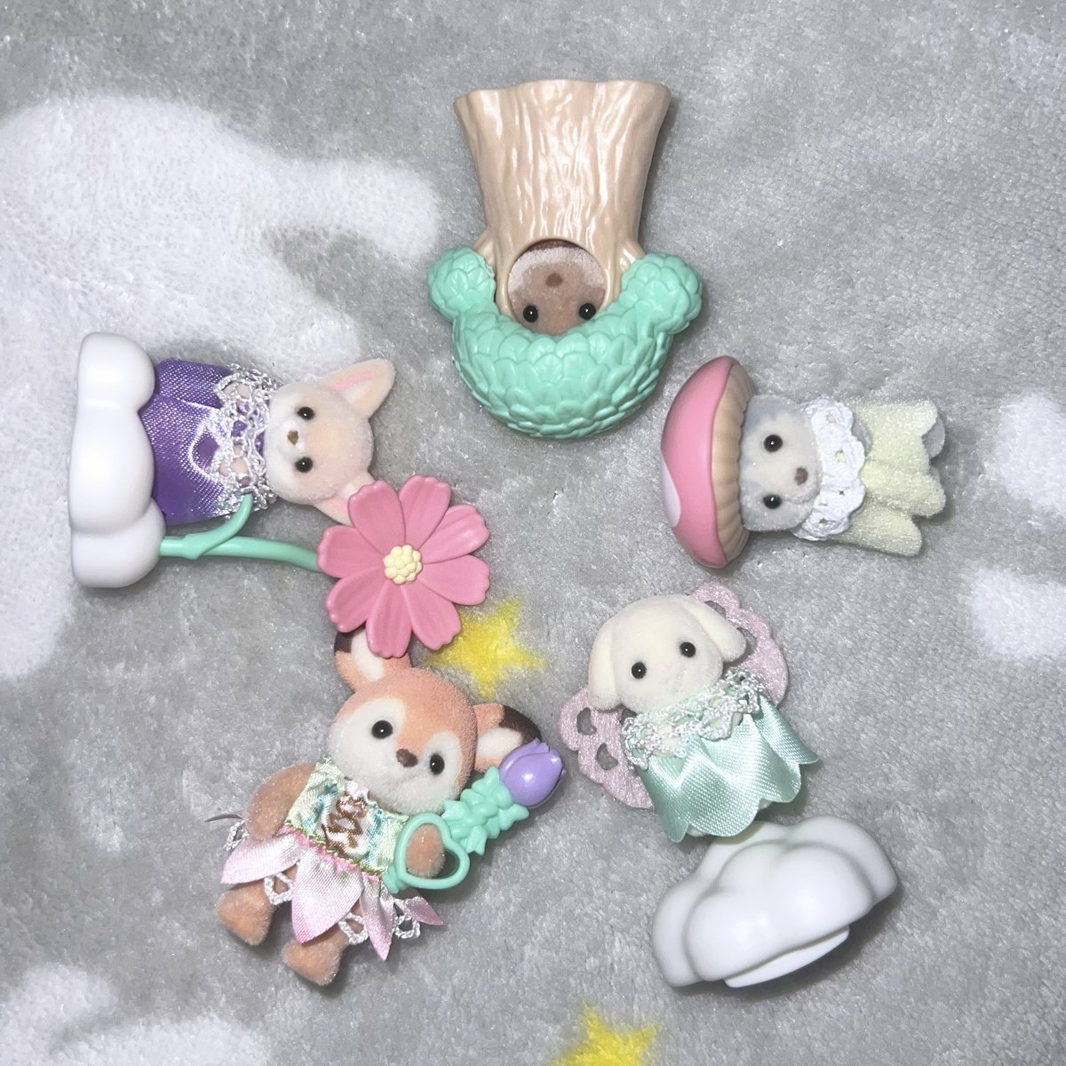 ランド限定のMOKOKO ふわふわもこもこでものすごく可愛い子モココちゃん。 新着 — ポップマートのポップランドモココは甘いビニール