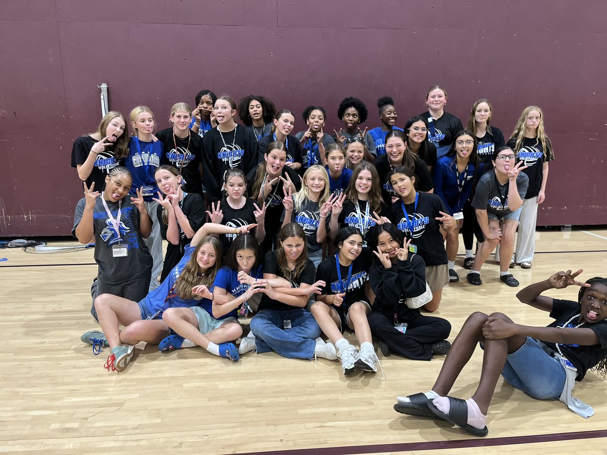 CSMSGA's tweet image. Volleyball Middle School Night! Looks like they got a little extra practice in while they waited for the Crosstown Showdown to begin! 🏐🔥