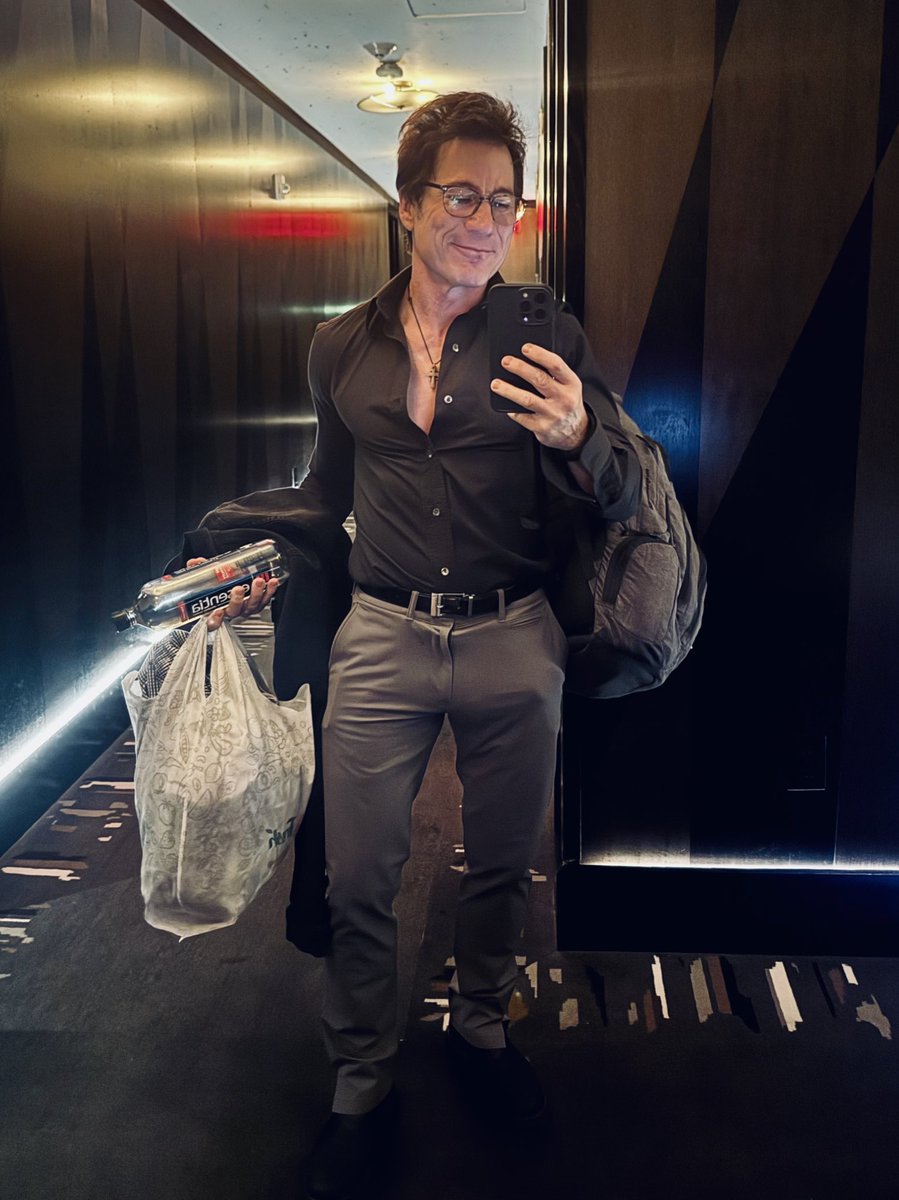 Yeah, I don’t get it either…😁 #nyc