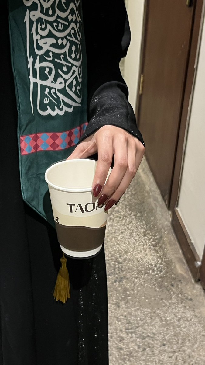 قهوة 23 سبتمبر:
سيفين تعزّنا ونخلة تظلّنا 🌴🤍🇸🇦.