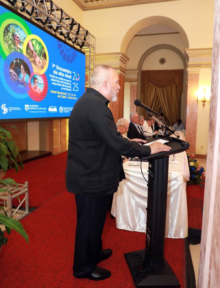 Participamos en la inauguración del 1er. Encuentro de Alto Nivel sobre políticas públicas para la soberanía alimentaria y la seguridad alimentaria y nutricional entre #Cuba y #Brasil. 
Reiteramos nuestra voluntad de ampliar y fortalecer la cooperación bilateral.
#UnidosXCuba