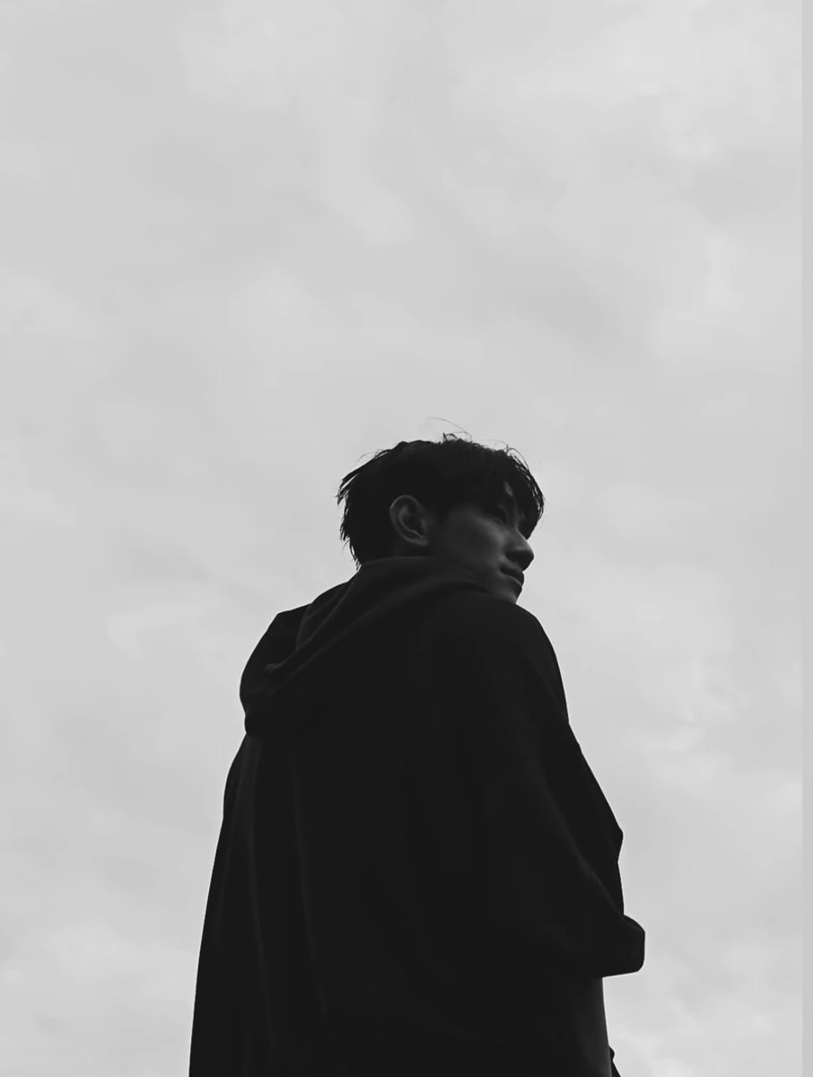dailyyoonsu's tweet photo. yoonsu in japan hits different https://t.co/VxRxKdxopt