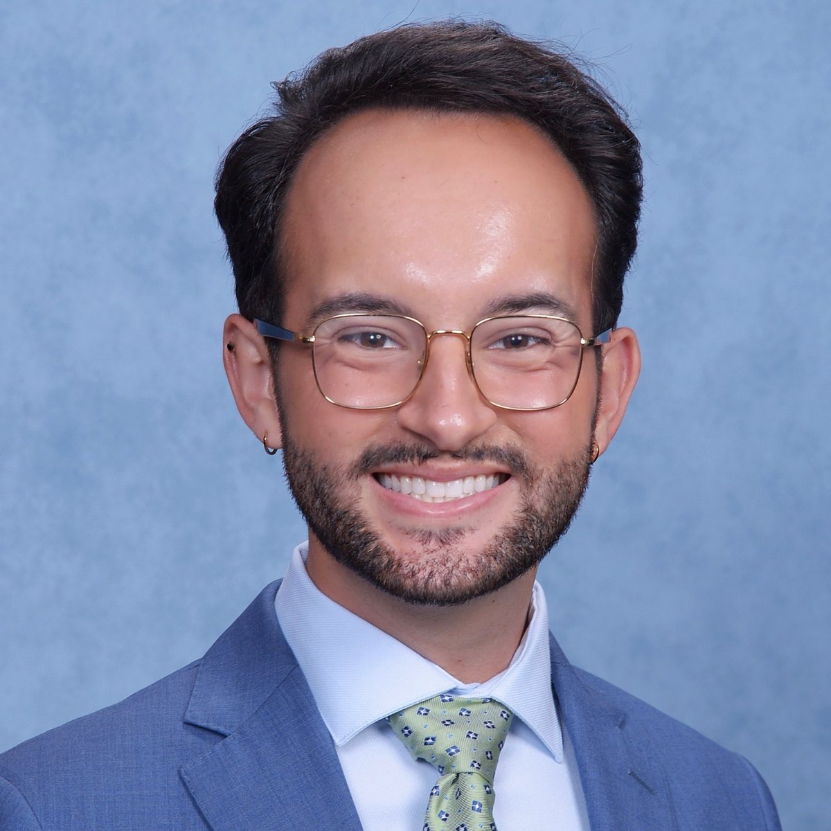 noahcontreras_'s tweet photo. Time to do a #MedTwitter intro now that RCas is out of my hands.

Hi, I’m Noah and I’m #EMBound for #Match2026!

Big fan of the outdoors, reading (find me on GoodReads), and good food.

Passionate about disability equity, social EM, &amp; systems-level work. Excited to meet y’all! https://t.co/oJK98orHJy