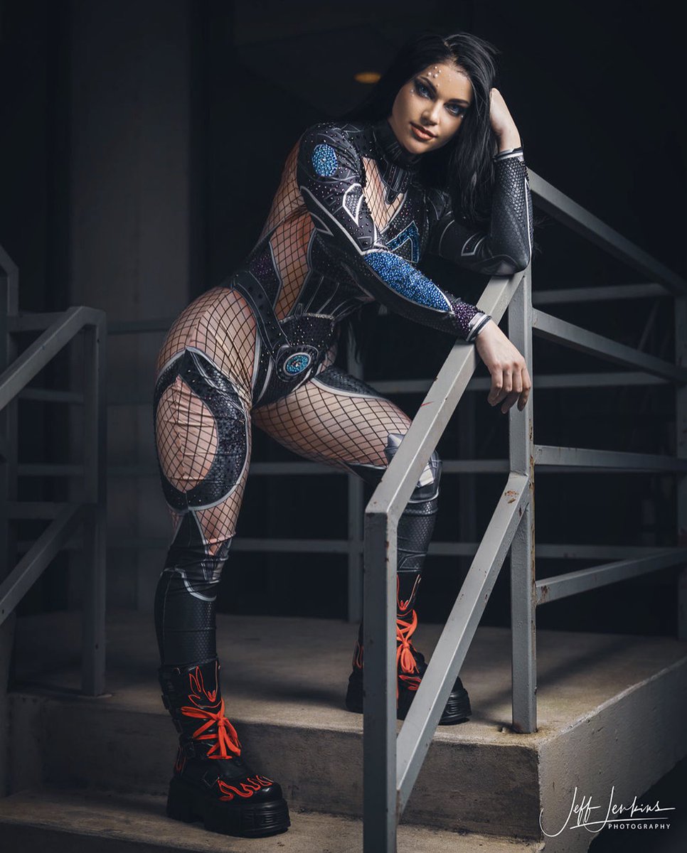 NPC_Chick's tweet image. Sue Storm is no longer support, she’s doing DPS now!!! If invisible woman was emo 🤷‍♀️ 

@MarvelRivals