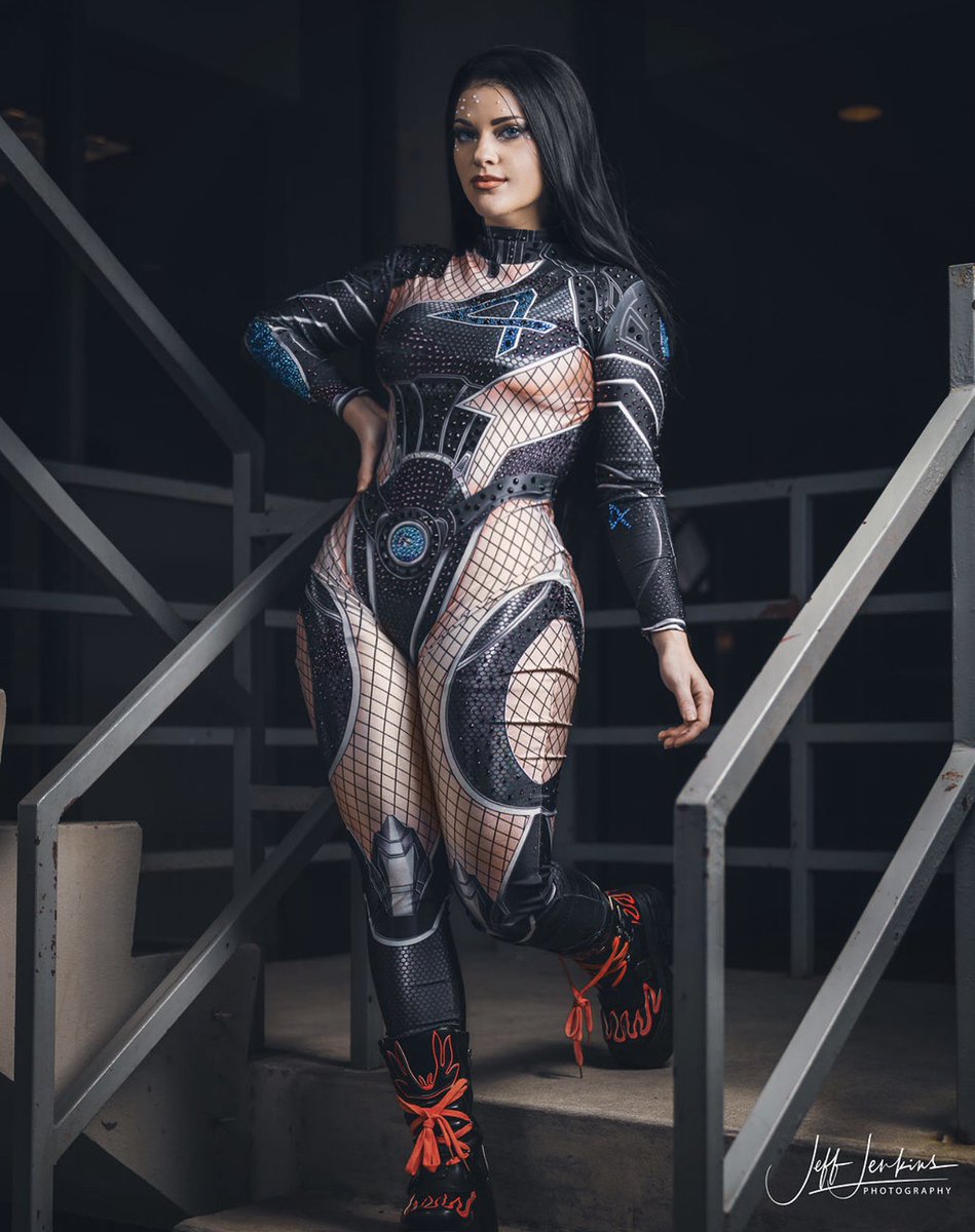 NPC_Chick's tweet image. Sue Storm is no longer support, she’s doing DPS now!!! If invisible woman was emo 🤷‍♀️ 

@MarvelRivals