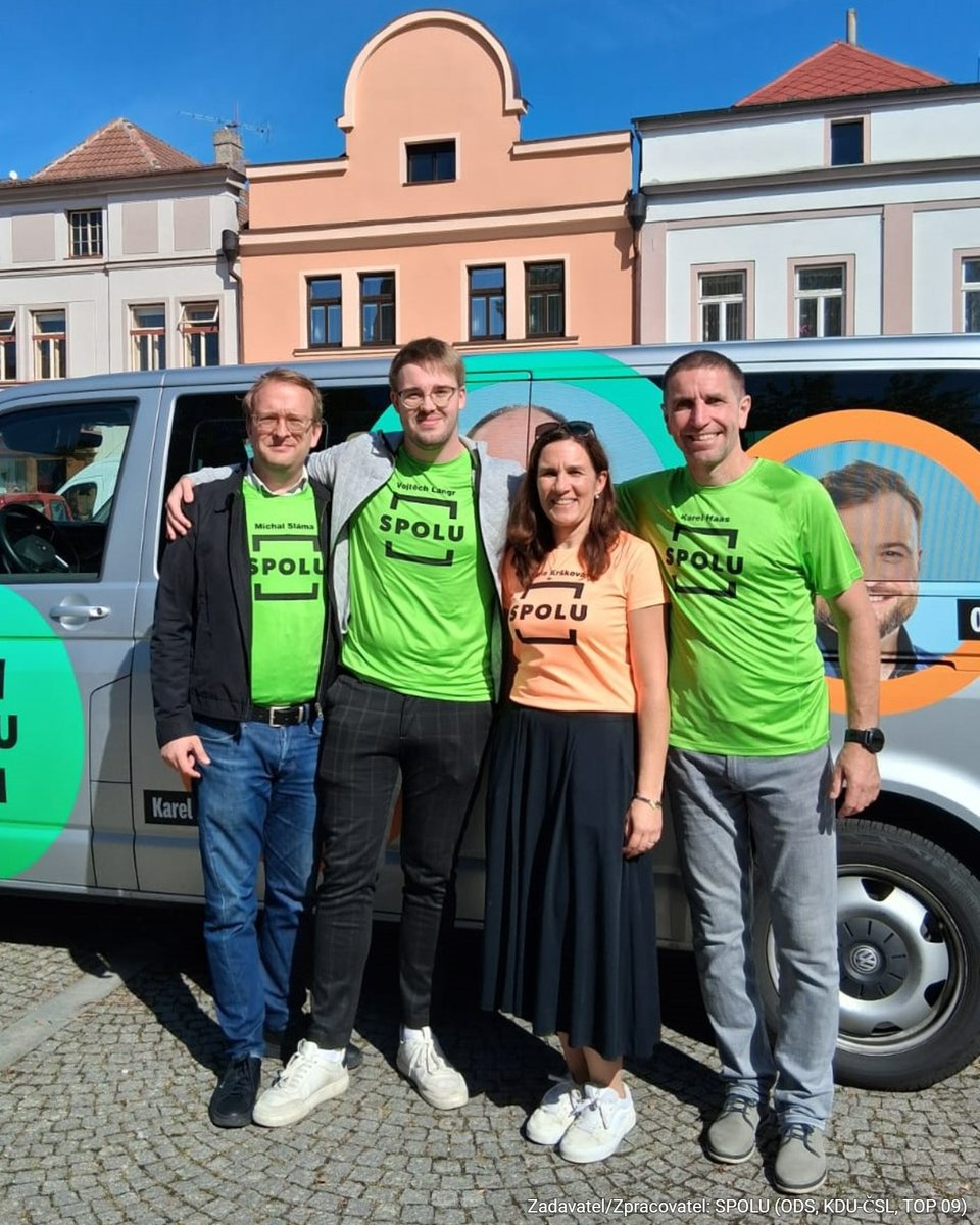 karel_haas's tweet photo. VYSOKÉ MÝTO - HOLICE - SEZEMICE - milá🤝 i bouřlivá🤝(to správně patří k demokracii před jakýmikoliv volbami😊) setkání a diskuse s obyvateli řetízku krásných menších měst a městeček v srdci našeho kraje. 
@ODScz #SPOLU #MeziLidmi #Diskuse #VysokéMýto #Holice #Sezemice #Volby2025 https://t.co/1bPvFtaKBJ