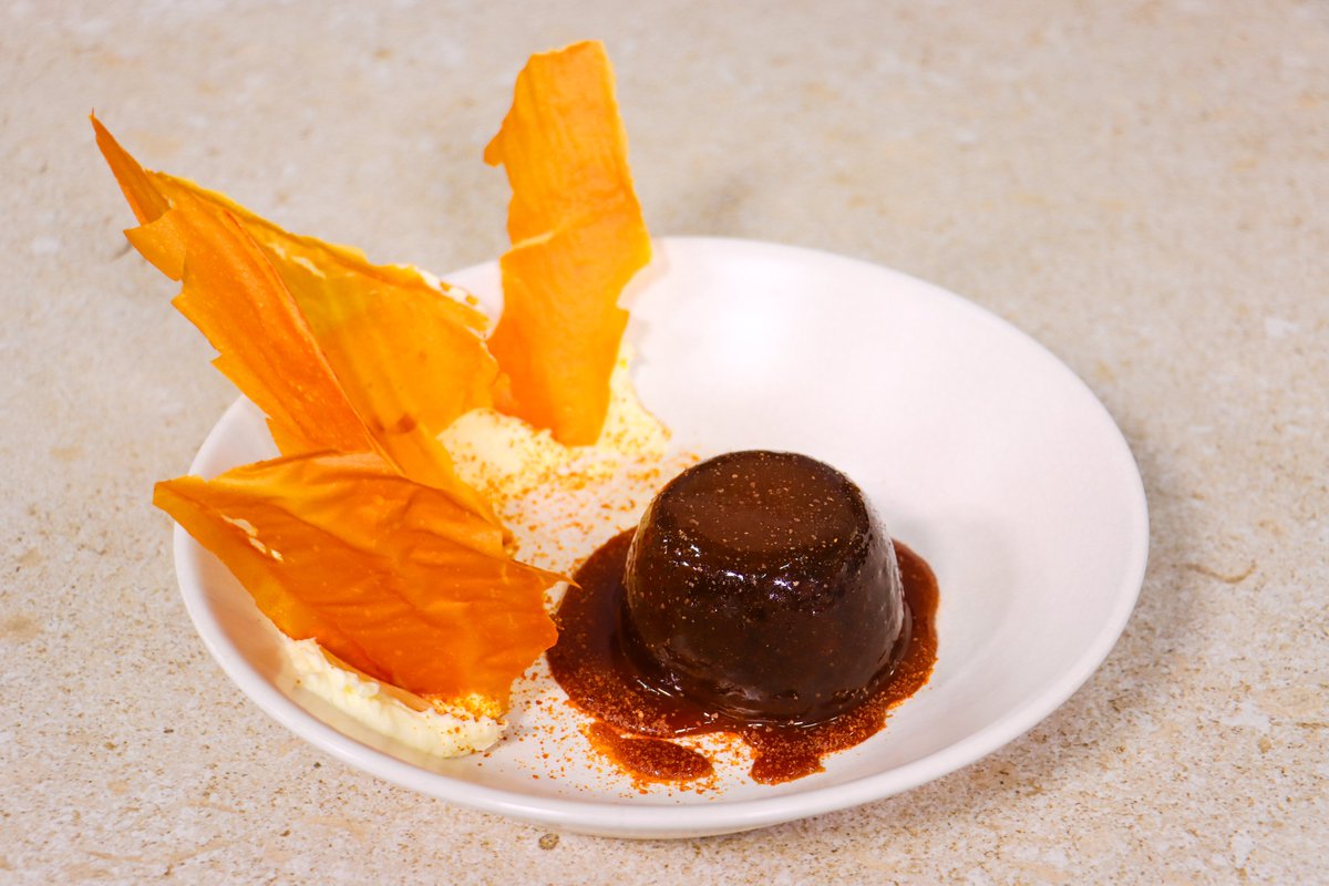 Savour the flavours of South Africa this Heritage Day with 3 delicious dishes from Chef Marthinus Ferreira. Which dish would you love to try?
🍛 Bobotie tartare
🥪 Pulled lamb sandwich
🍮 Carrot sticky toffee pudding
Recipes: expressoshow.com/culinary-hotli… #ExpressoShow