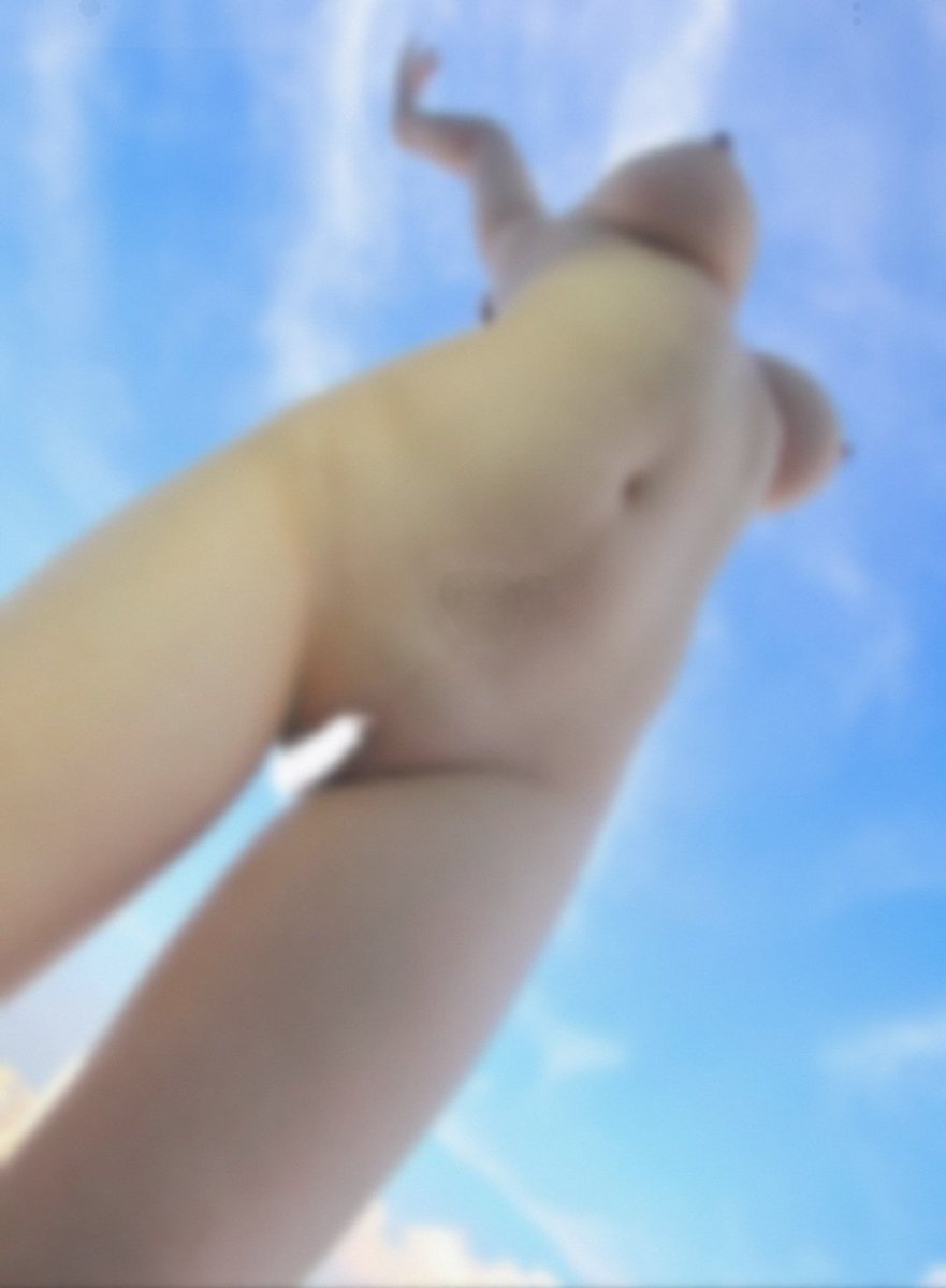 급 촬영 일정이 생겼다.
이번 촬영은 올누드를 하고싶다하니 컨셉은 이거로 정했다!!