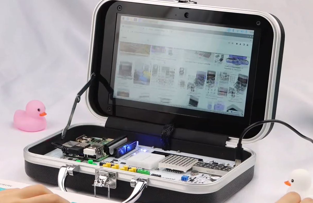 Gdgtify's tweet image. ELECROW Raspberry Pi 5 Programming Computer with 9-inch Screen - is.gd/Bsg2oS - #Laptop #RaspberryPi
