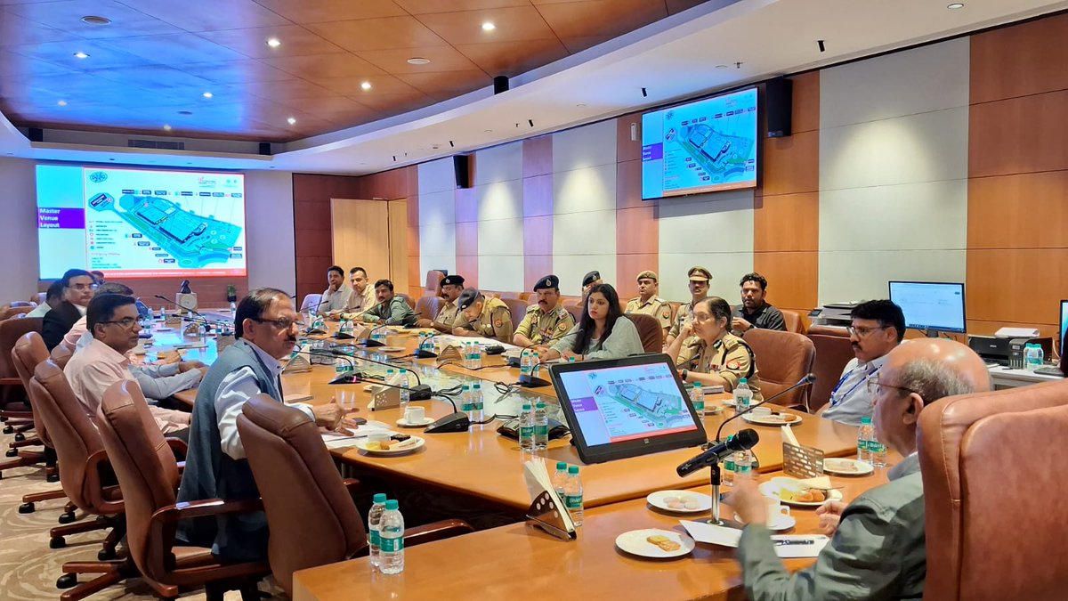 यूपी इंटरनेशनल ट्रेड शो की तैयारियों का अपर मुख्य सचिव एवं डीजीपी ने लिया जायजा -  controlindia.in/additional-chi… #गौतमबुद्धनगर

      माननीय मुख्यमंत्री योगी आदित्यनाथ जी के संकल्प समृद्ध एवं आत्मनिर्भर उत्तर प्रदेश को साकार करने के उद्देश्य से आगामी 25 से 29 सितंबर तक इंडिया एक्स...