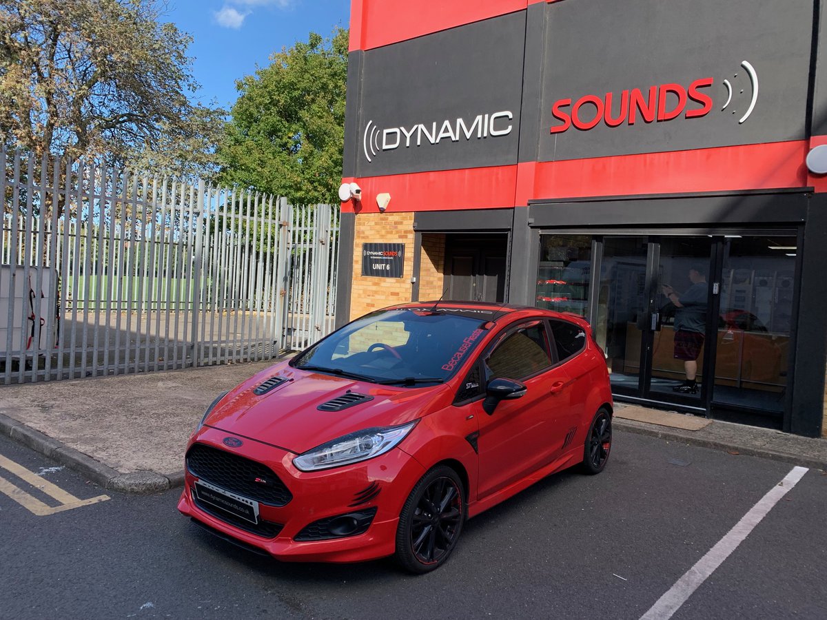 dynamic_audio's tweet image. We’ve upgraded this @forduk Fiesta 2016 with the sleek @PioneerUK SPH-DA77DAB bringing modern features like Apple CarPlay, Android Auto, DAB Radio &amp;amp; Bluetooth into the dash.

Installed seamlessly using our FKIT-FORD-96 fitting kit 🛠️ for a factory finish look.