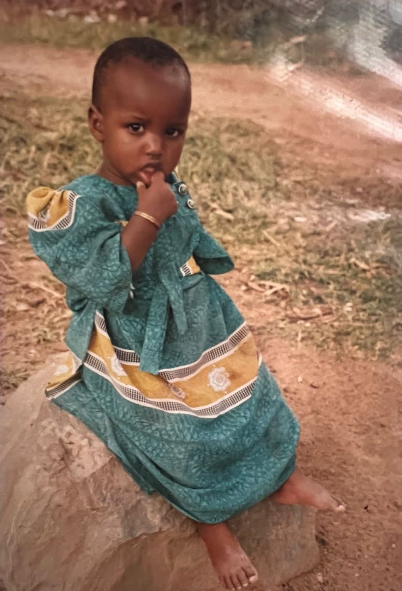 Happiest birthday to you Caroline.

Noyendaki bakirete?