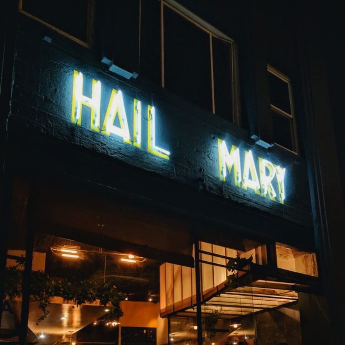 Chef_Jay's tweet image. My Tuesday Night,
Dinner at Hail Mary in Atwater Village.

Pep Pep Pizza
With pork chorizo, pickled jalapeños, tomato sauce, honey, and mozzarella cheese on a sourdough crust.

Sauteed #BrusselsSprouts &amp;amp; a 
Basque Cheesecake to end dinner.

#inthe323 #hailmarypizza #pizza