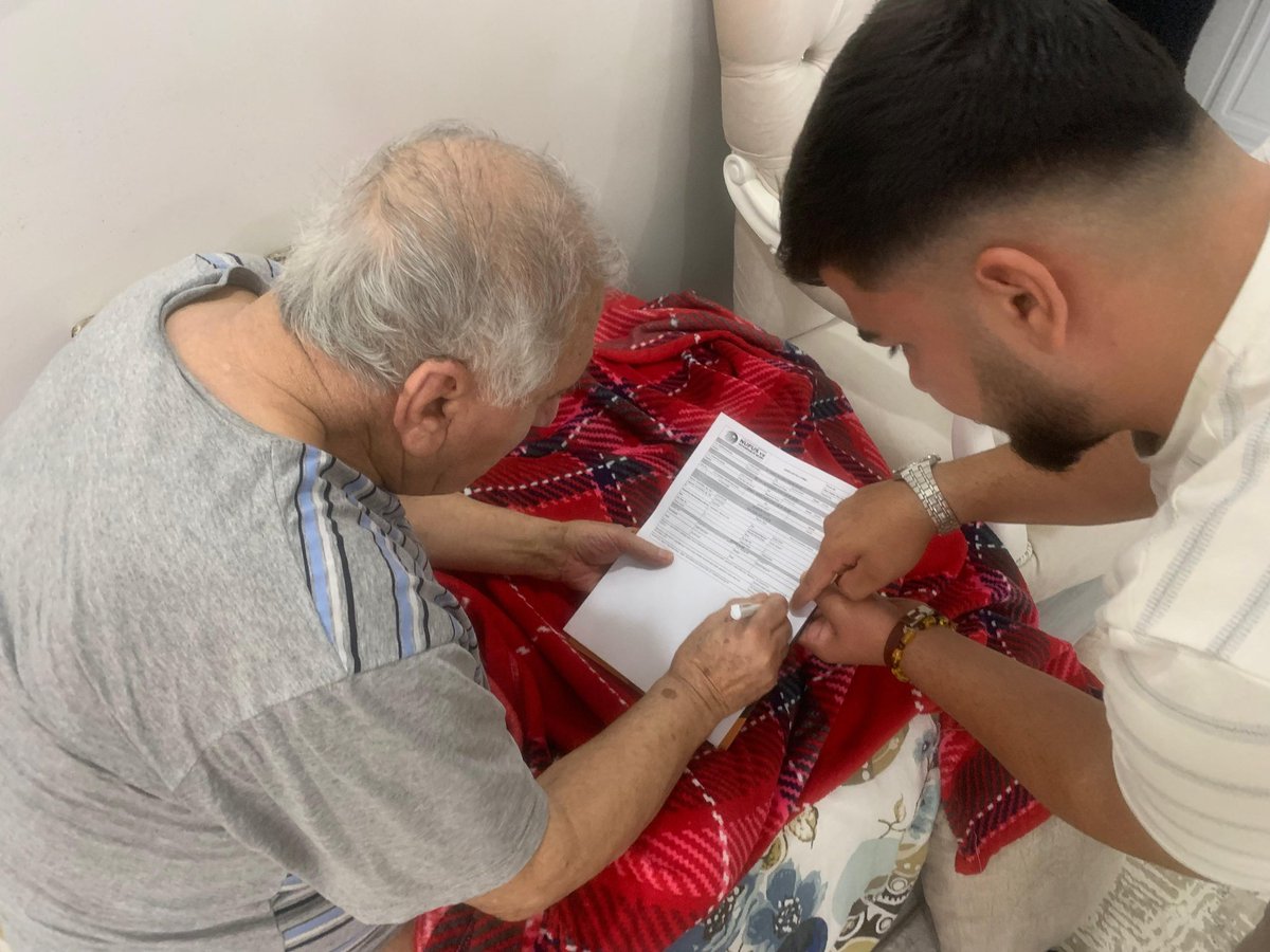 Her koşulda vatandaşlarımızın yanında olmaya devam ediyoruz.. Kıymetli amcamızın işlemini ikamet adresinde aldık..#HayatınızınHerAnında <a href="/TCNufus/">Nüfus ve Vatandaşlık İşleri Genel Müdürlüğü</a> <a href="/Mardin_Valiligi/">Mardin Valiliği</a> <a href="/mardinilnufus/">Mardin İl Nüfus ve Vatandaşlık Müdürlüğü</a> <a href="/KiziltepeKymlk/">T.C. Kızıltepe Kaymakamlığı</a>