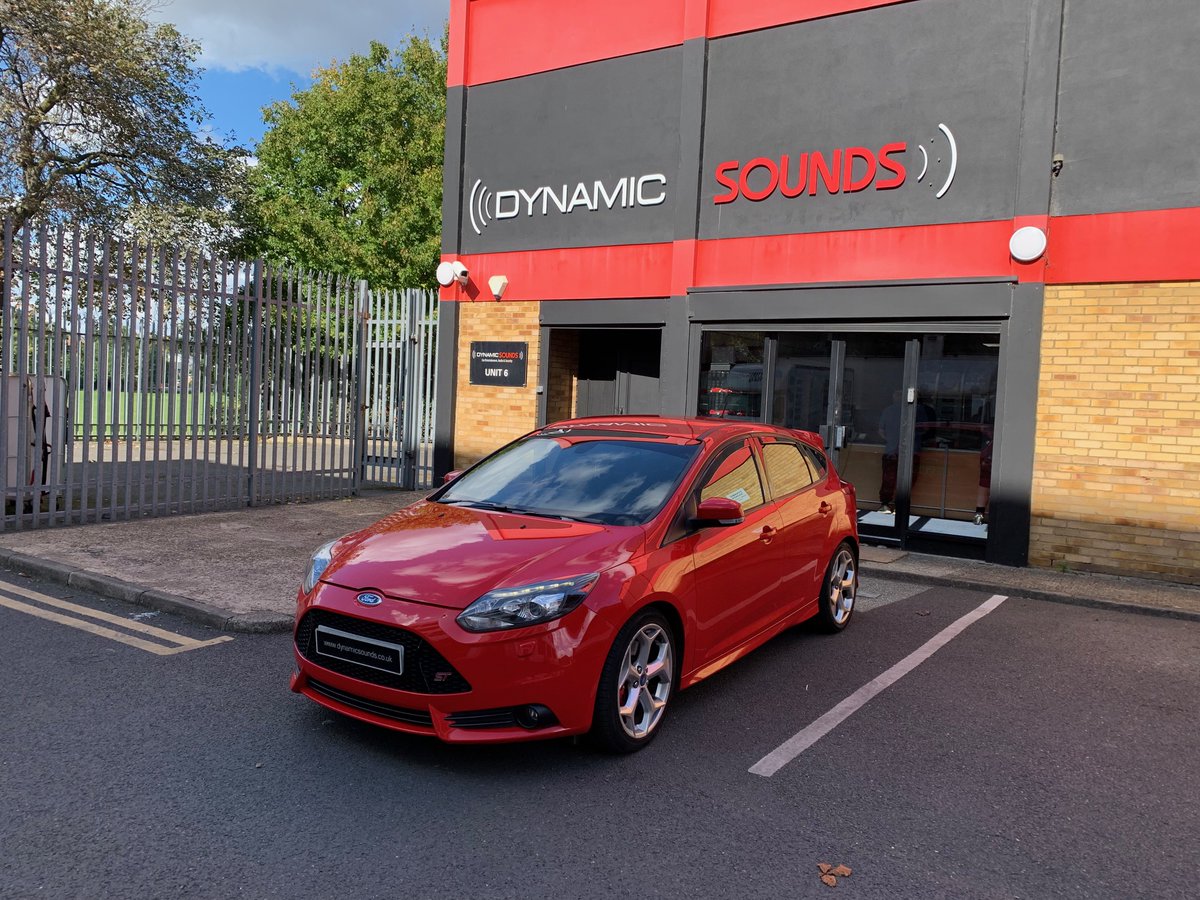 dynamic_audio's tweet image. Ford Focus 2014 Gets a Modern Upgrade! 

We’ve fitted this Ford Focus 2014 model with the powerful Pioneer SPH-DA160DAB featuring Apple CarPlay, Android Auto, DAB Radio &amp;amp; Bluetooth for the ultimate in-car experience.

@Connects2 @forduk @PioneerUK