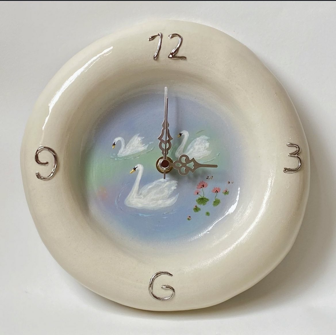heart_jpg's tweet photo. Swan Clock 🦢 https://t.co/iLbK4OmcQM