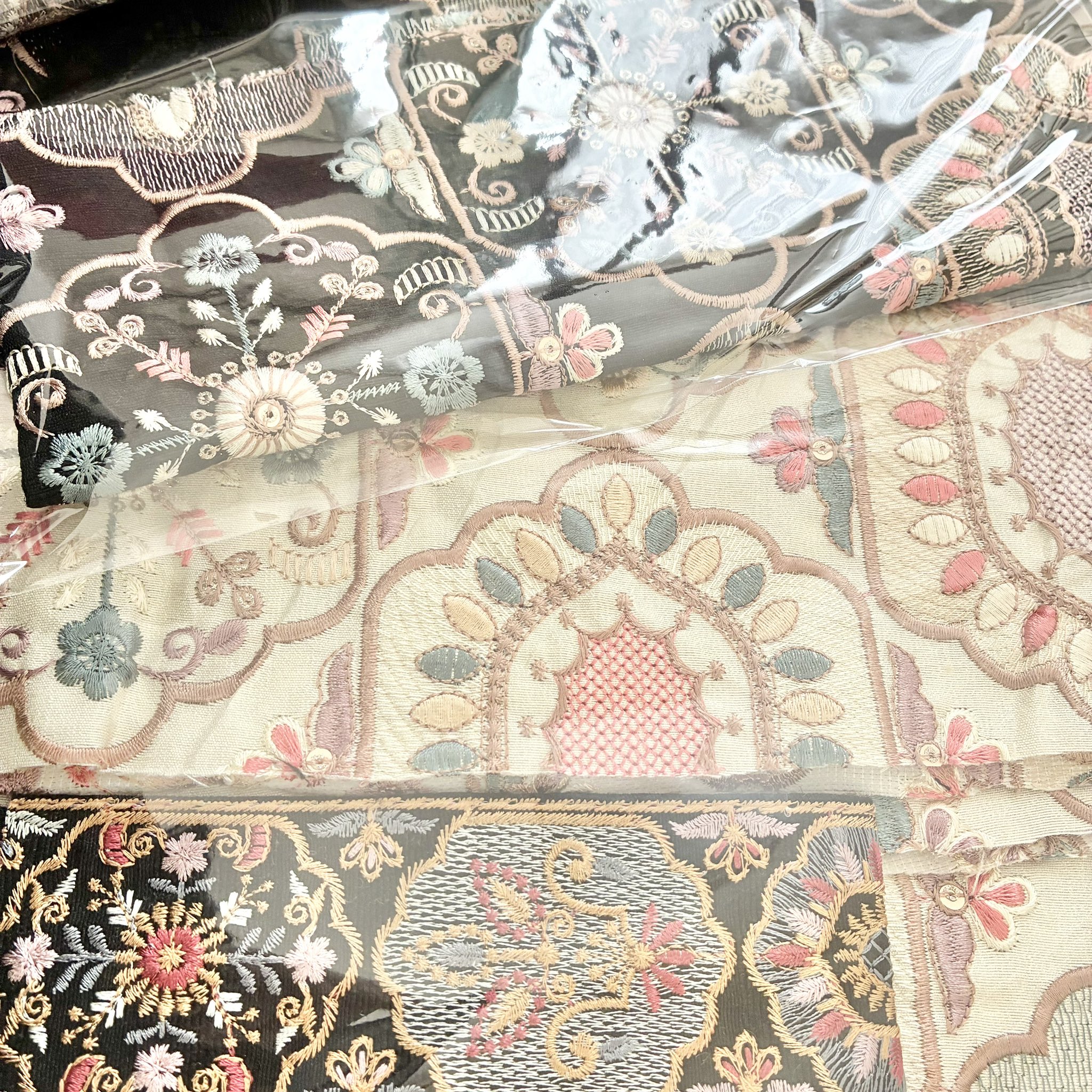 インテリ雑貨 ( ハンドメイド )
人口観葉植物&台座+備長炭付き 978-4-86152-953-